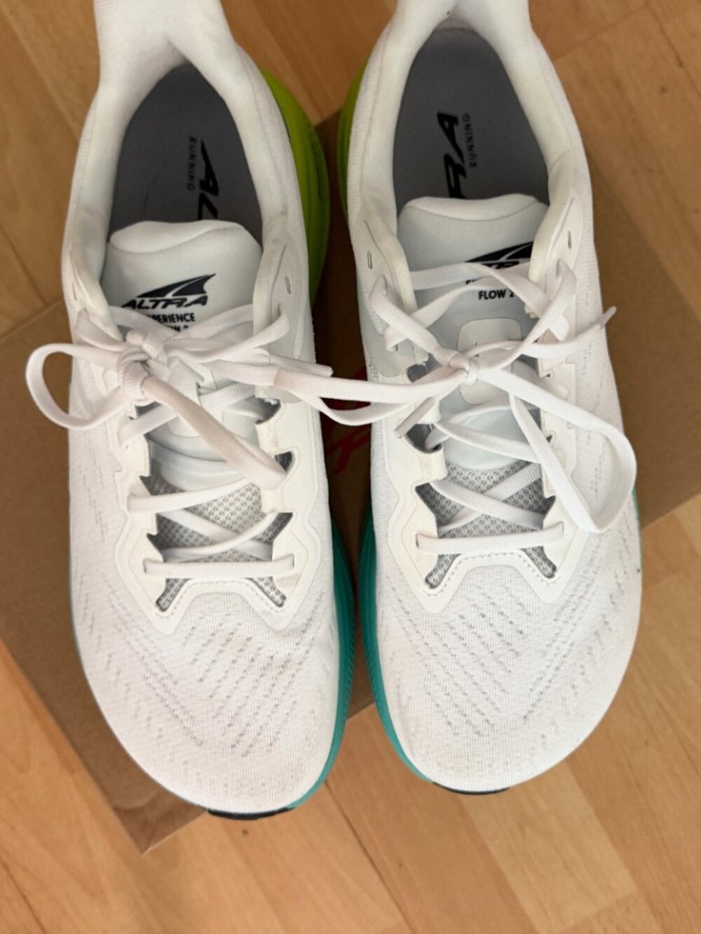 Altra Experience Flow 2 Road Runner/Walking Shoe, Men's 10.5  (Like New)